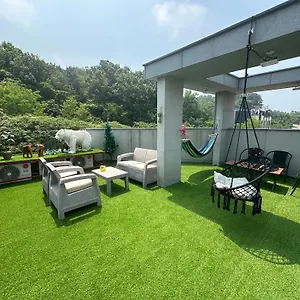  Guest house Yolo House South Korea
